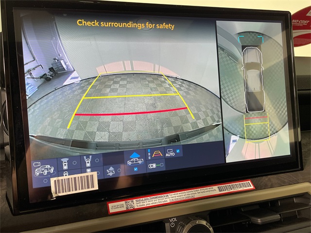 Vehicle image 12 of 28