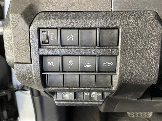 Vehicle image 20 of 28