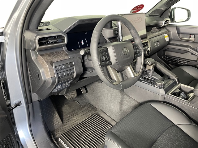 Vehicle image 8 of 28
