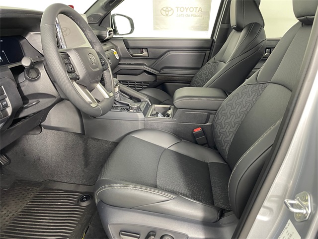 Vehicle image 7 of 28