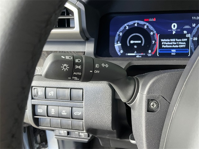 Vehicle image 18 of 28