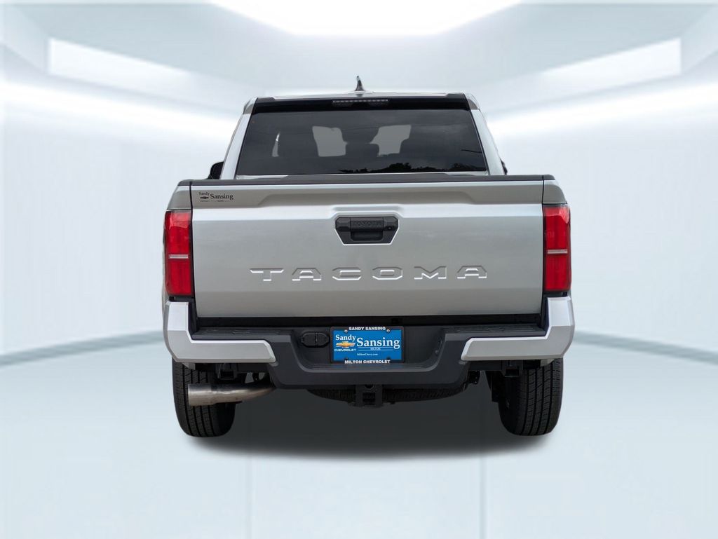 Vehicle image 6 of 32