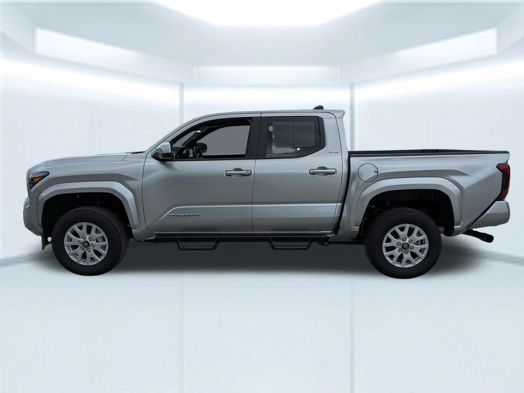 Vehicle image 8 of 32