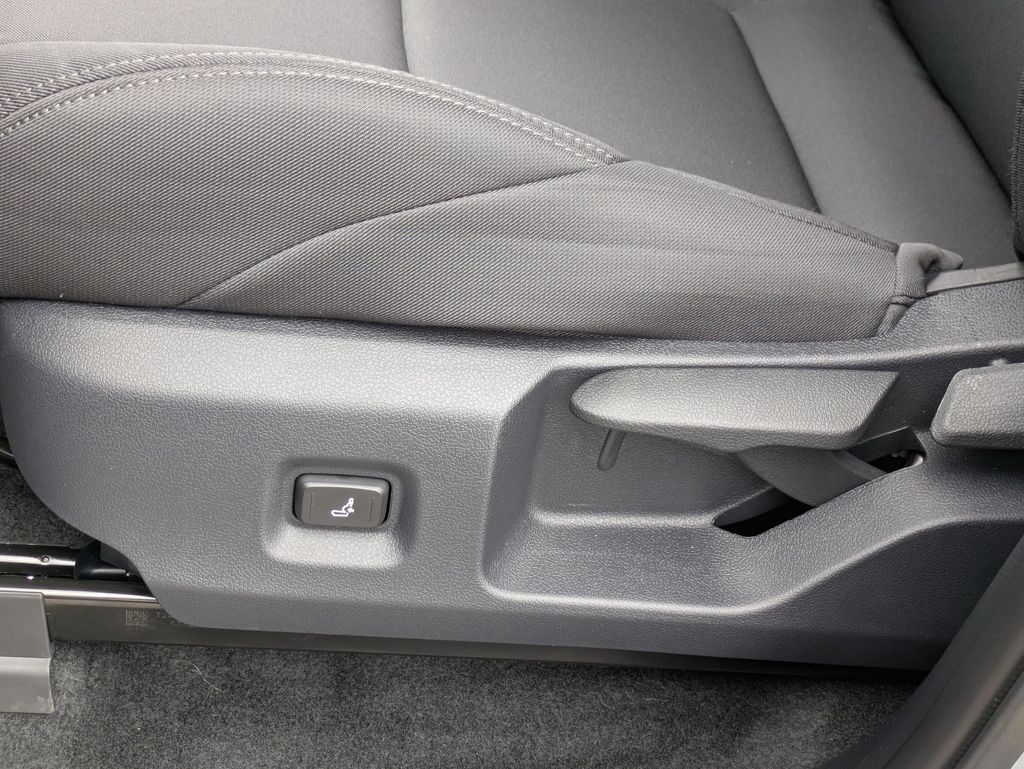 Vehicle image 15 of 32