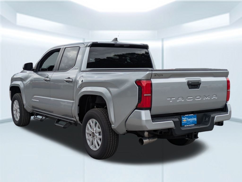 Vehicle image 7 of 32