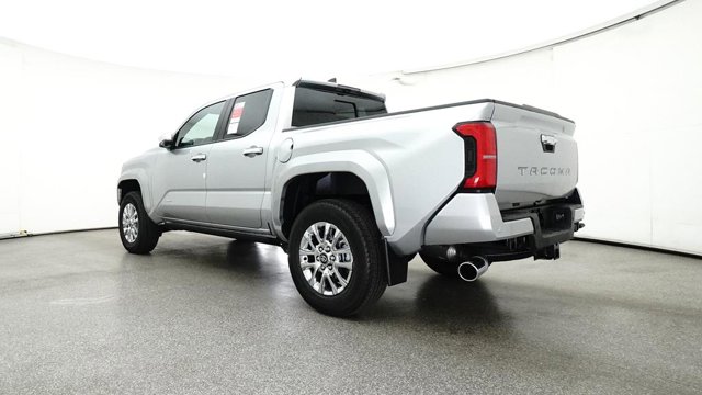 Vehicle image 27 of 33