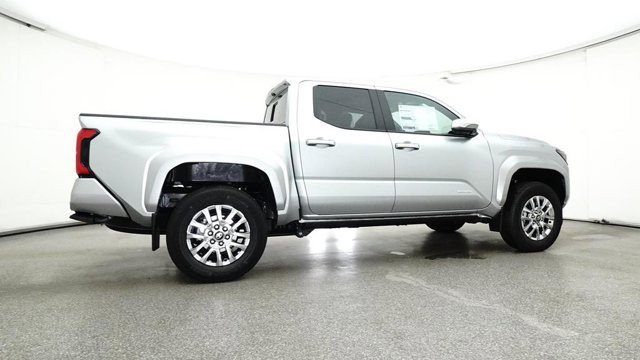 Vehicle image 20 of 33