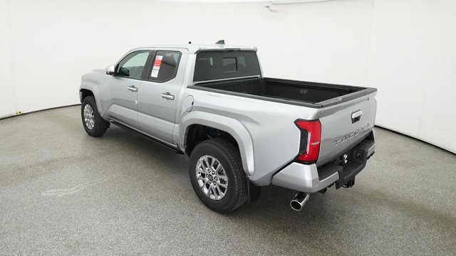 Vehicle image 26 of 33