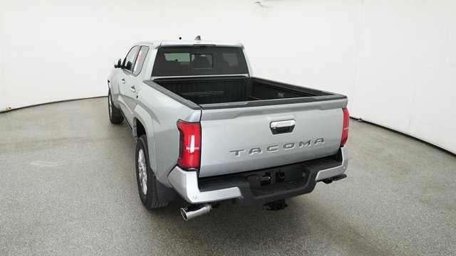 Vehicle image 32 of 33