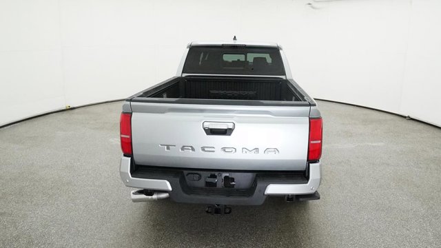 Vehicle image 24 of 33