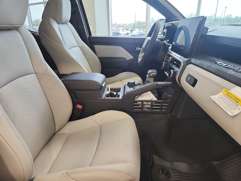 Vehicle image 19 of 27