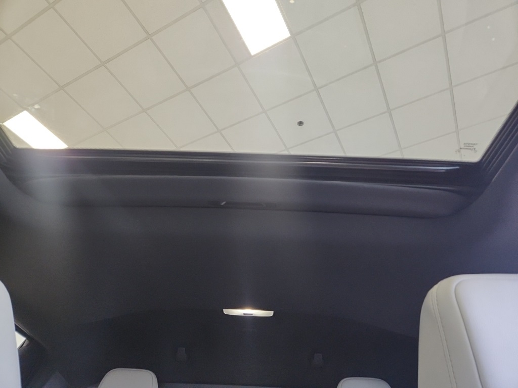 Vehicle image 12 of 27