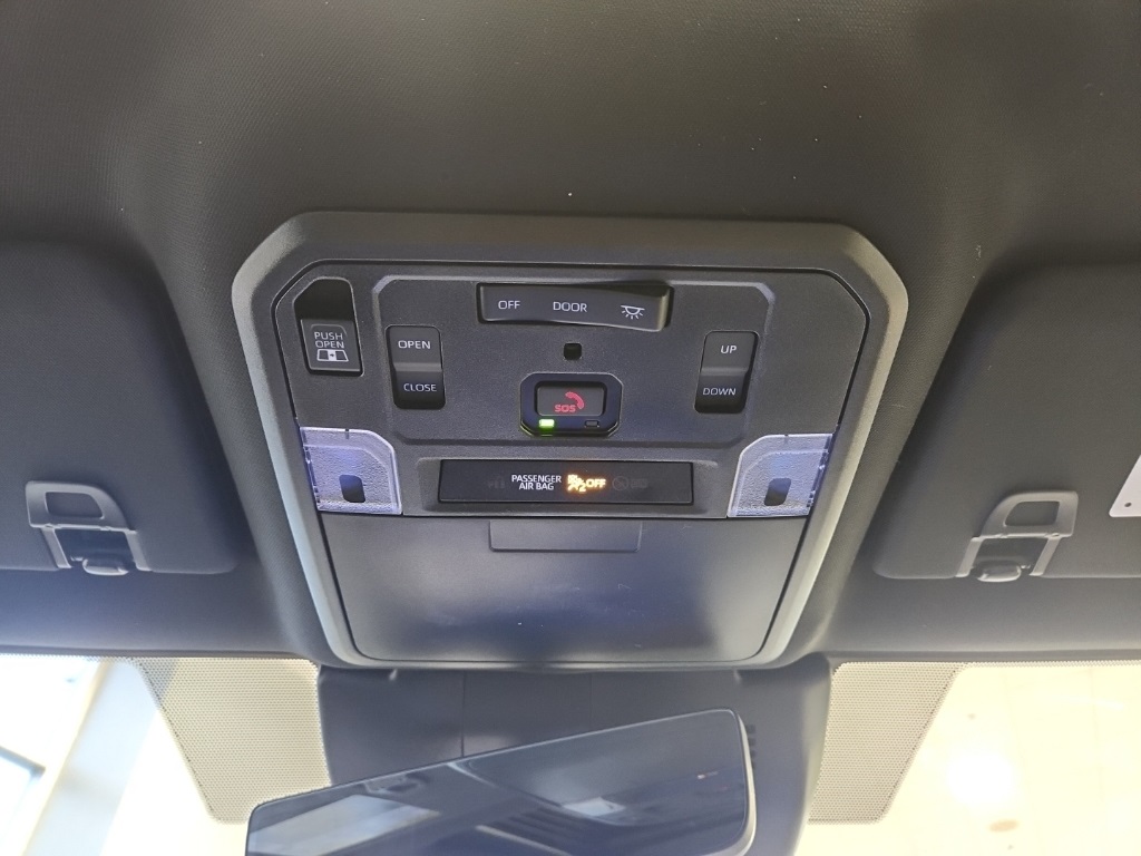 Vehicle image 28 of 29