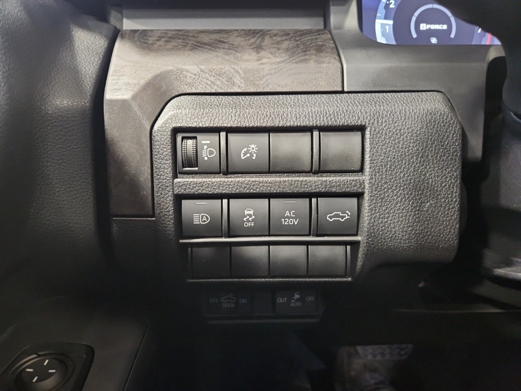 Vehicle image 23 of 29