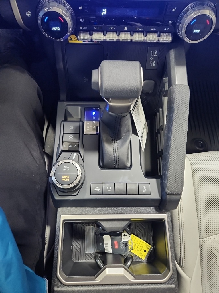 Vehicle image 24 of 29