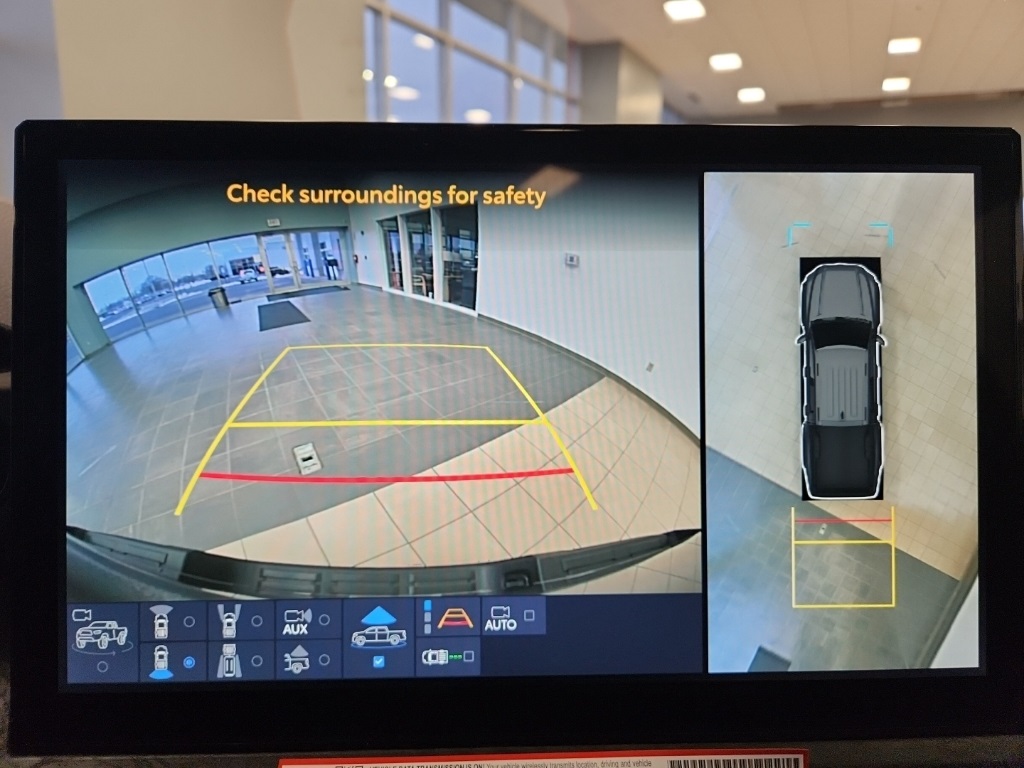 Vehicle image 27 of 29