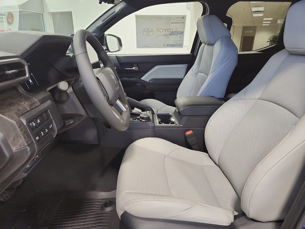 Vehicle image 11 of 29