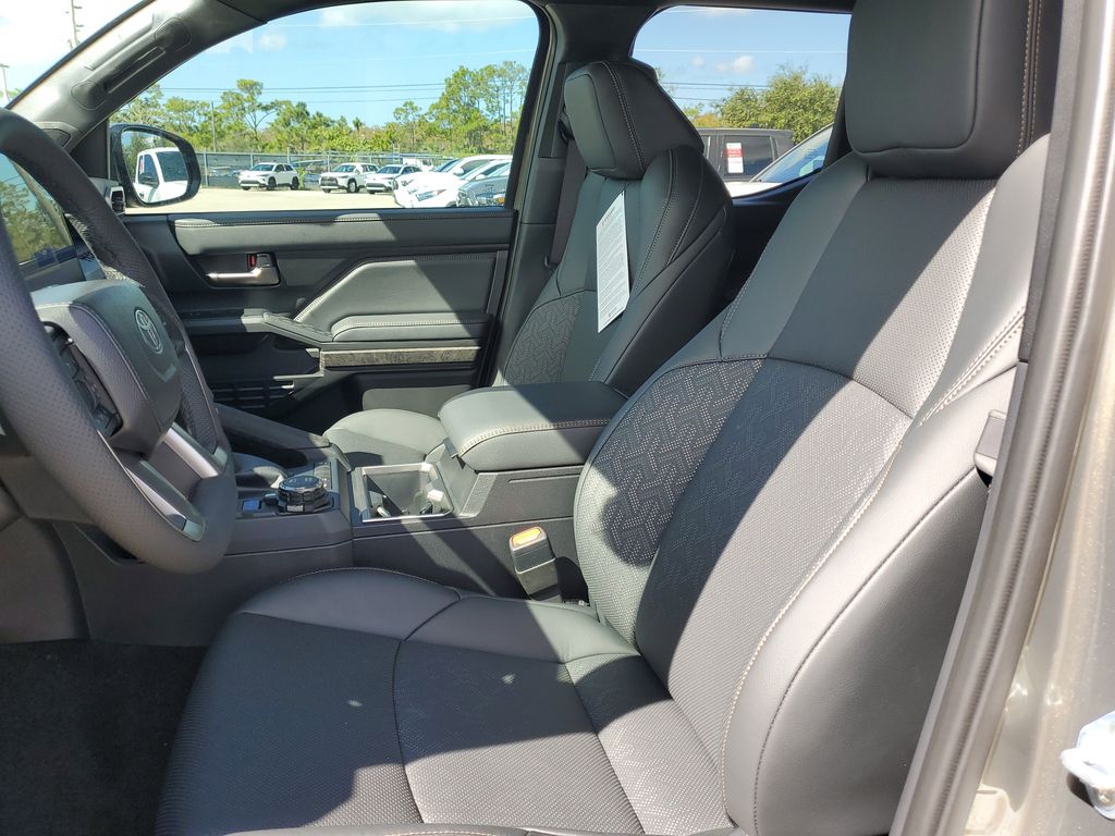 2025 Toyota Tacoma Limited Image 12 of 32
