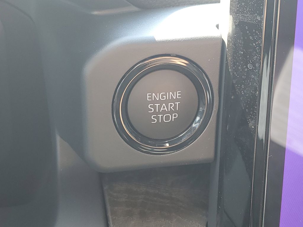 2025 Toyota Tacoma Limited Image 28 of 32