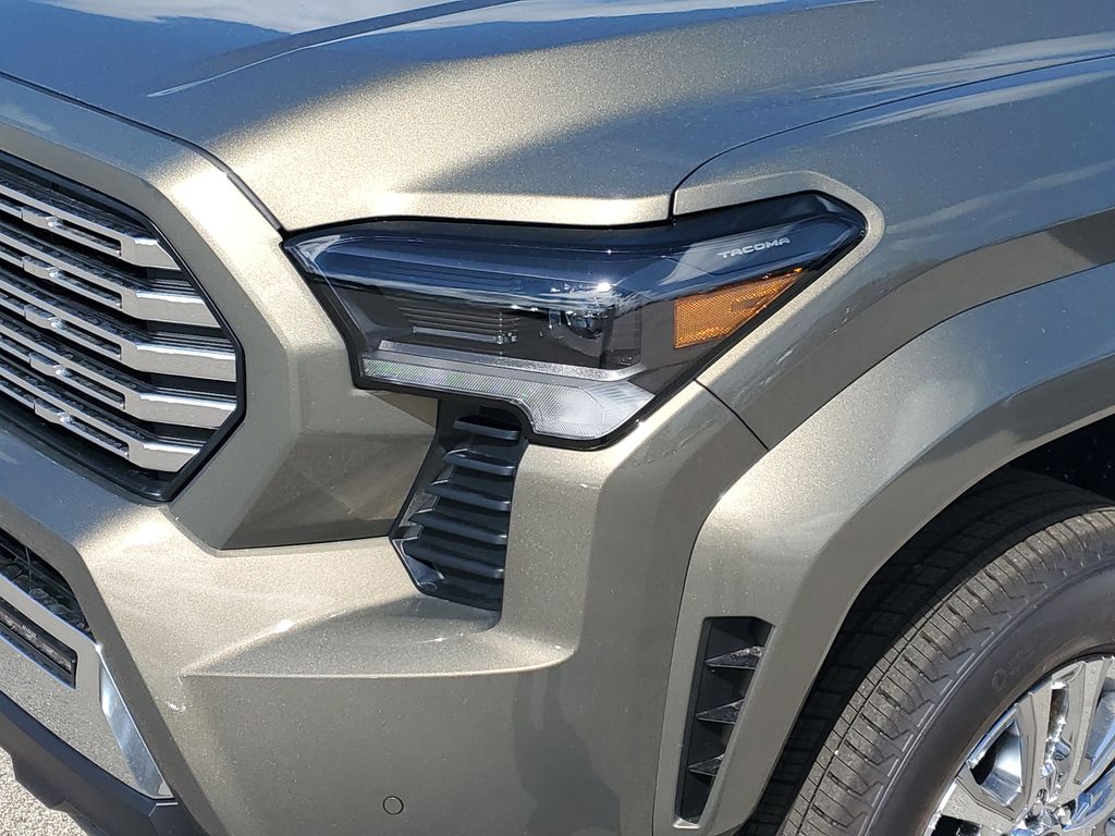 2025 Toyota Tacoma Limited Image 29 of 32
