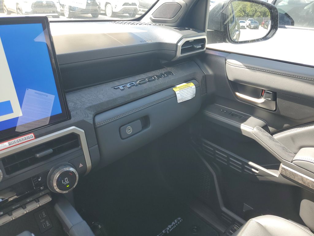 2025 Toyota Tacoma Limited Image 16 of 32
