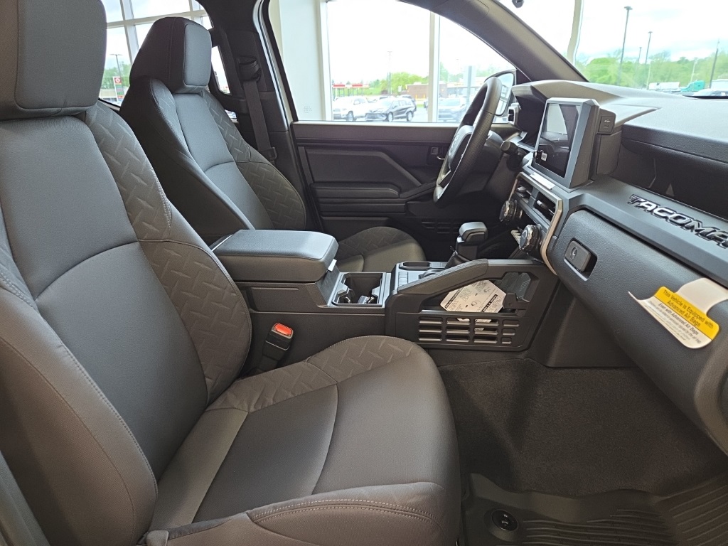 Vehicle image 19 of 28