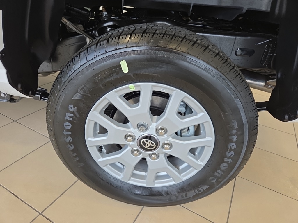 Vehicle image 9 of 28