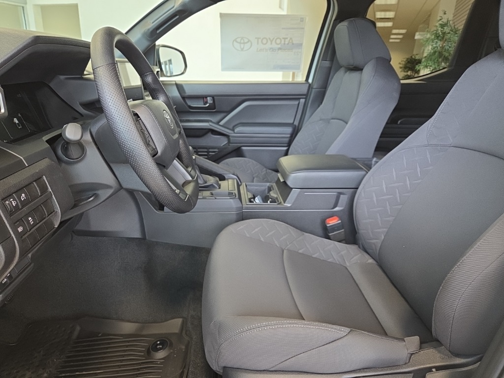 Vehicle image 11 of 28