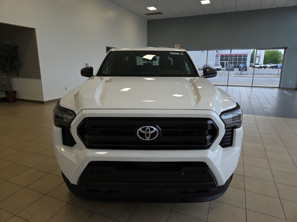 Vehicle image 4 of 28