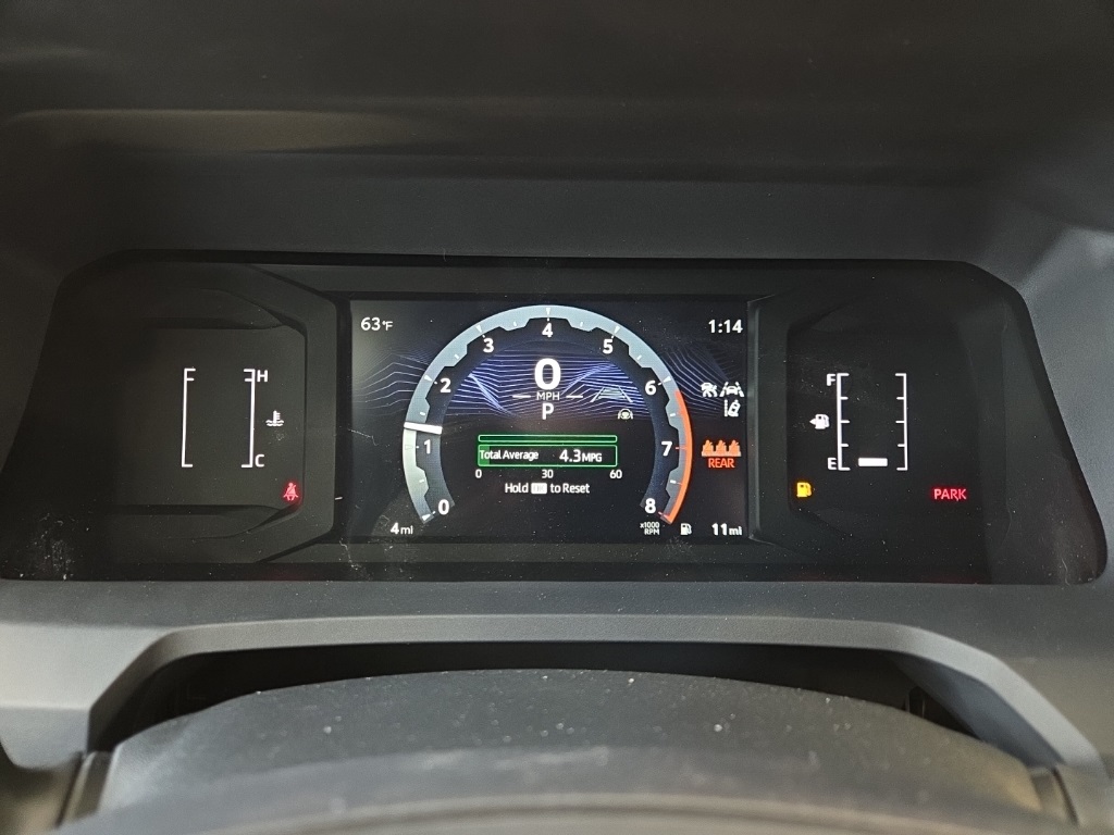 Vehicle image 23 of 28