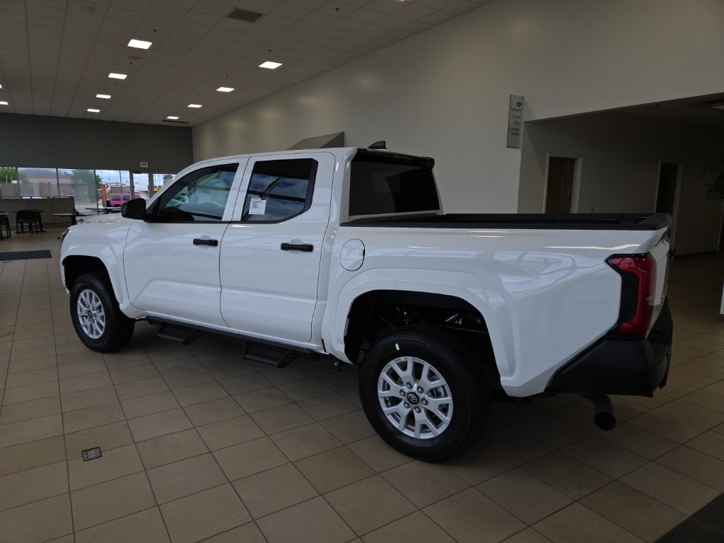 Vehicle image 8 of 28