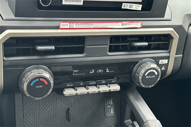 Vehicle image 24 of 32