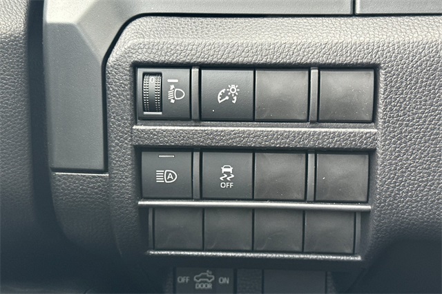 Vehicle image 31 of 32