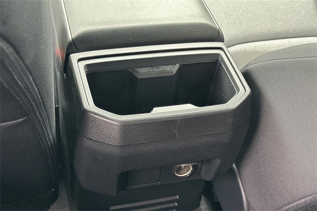 Vehicle image 21 of 32