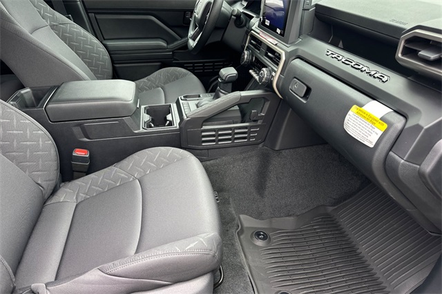 Vehicle image 13 of 32
