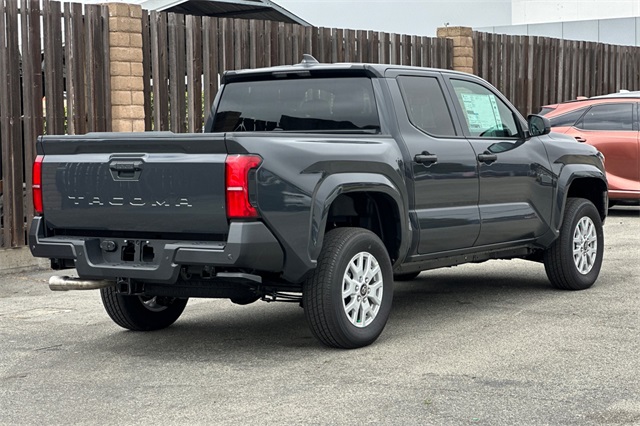 Vehicle image 6 of 32