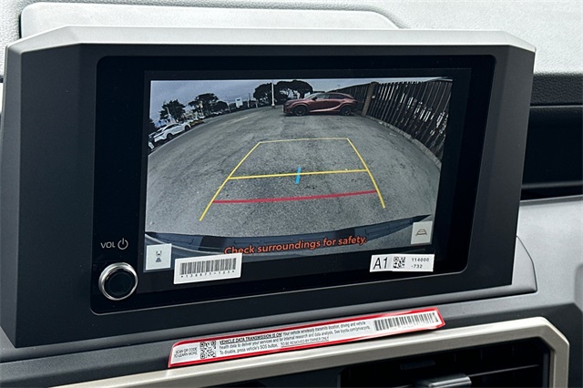 Vehicle image 18 of 32