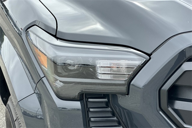 Vehicle image 30 of 32
