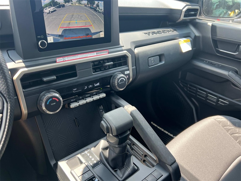 Vehicle image 26 of 30