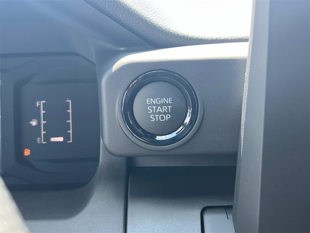 Vehicle image 17 of 30