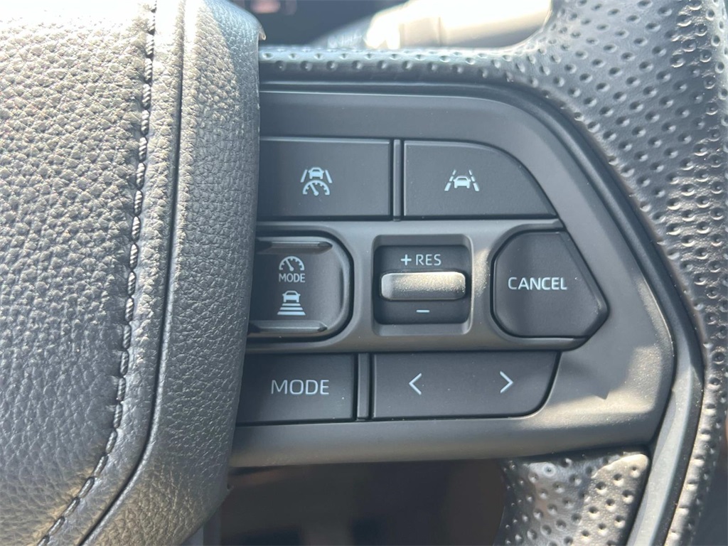 Vehicle image 24 of 30