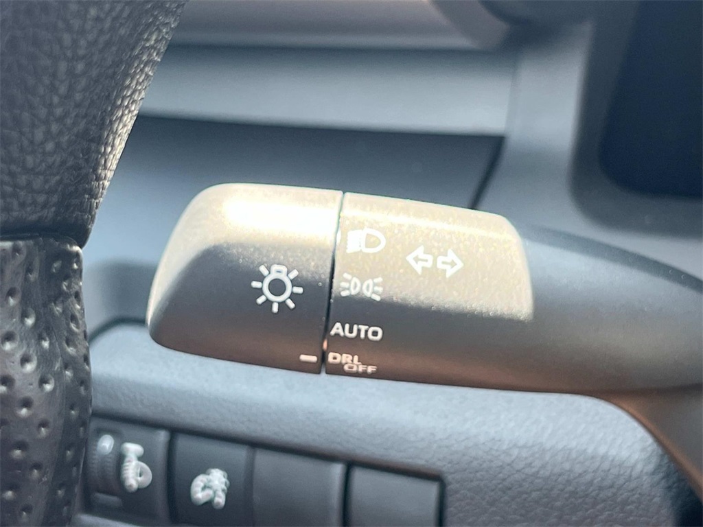 Vehicle image 20 of 30