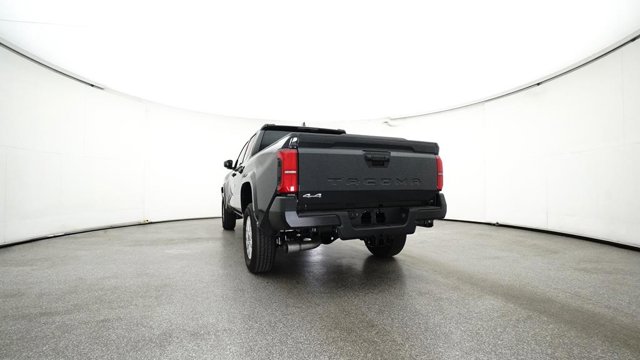 Vehicle image 22 of 33