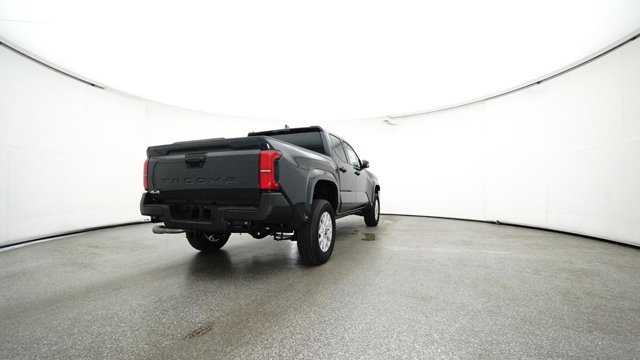 Vehicle image 32 of 33