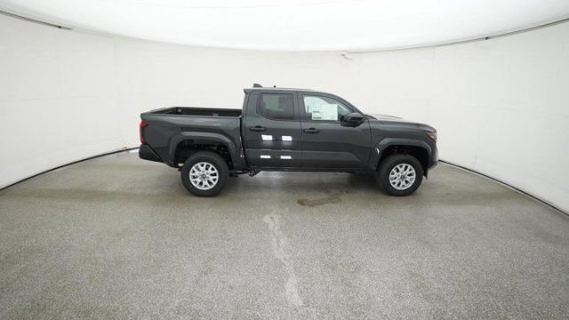 Vehicle image 16 of 33