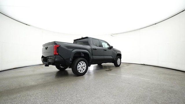 Vehicle image 21 of 33