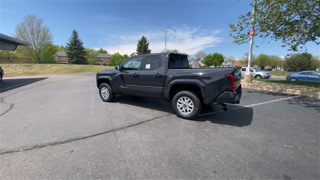 Vehicle image 8 of 24