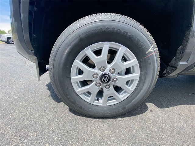 Vehicle image 10 of 24