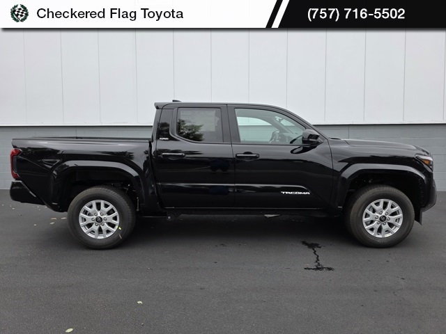 2025 Toyota Tacoma SR5 Image 2 of 5
