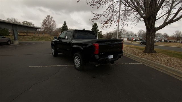 Vehicle image 8 of 24